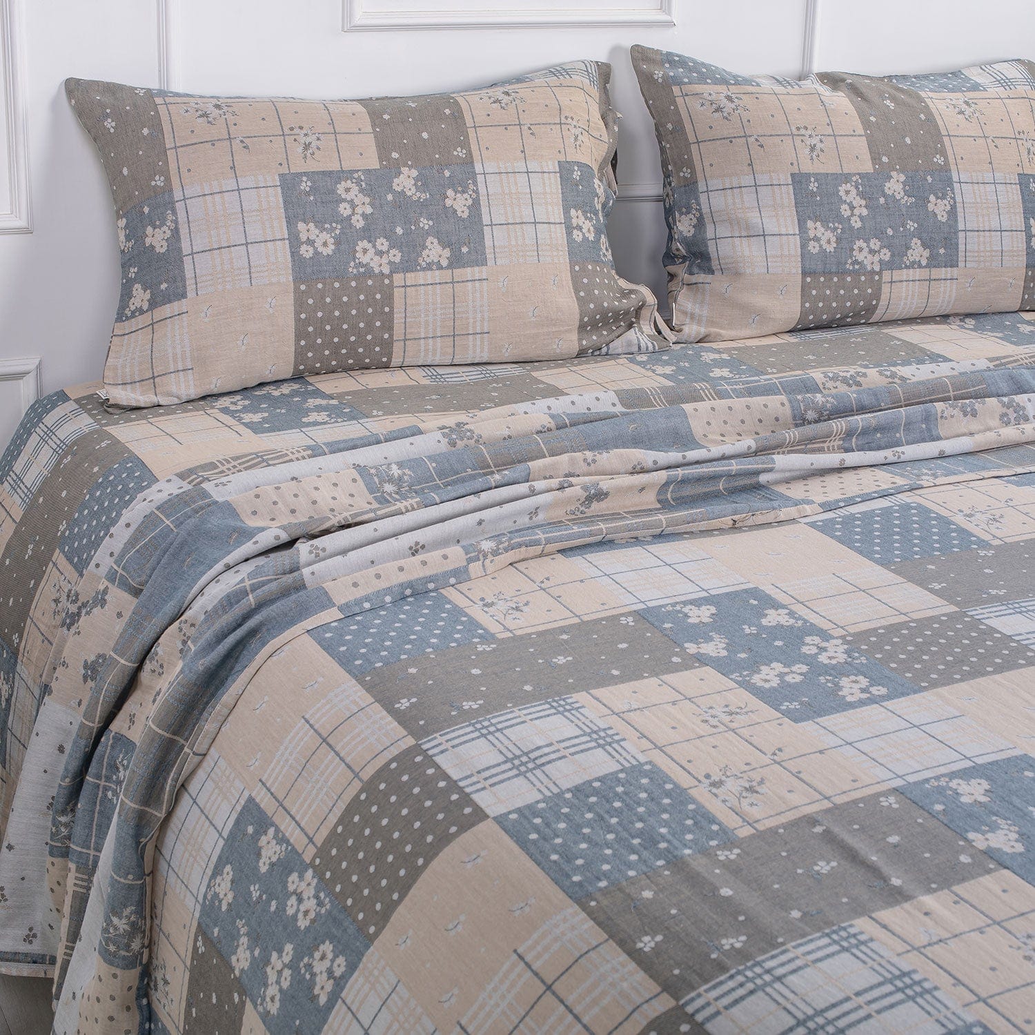 100 % Pre Washed Jacquard Reversible Cotton Bedding - Image 5