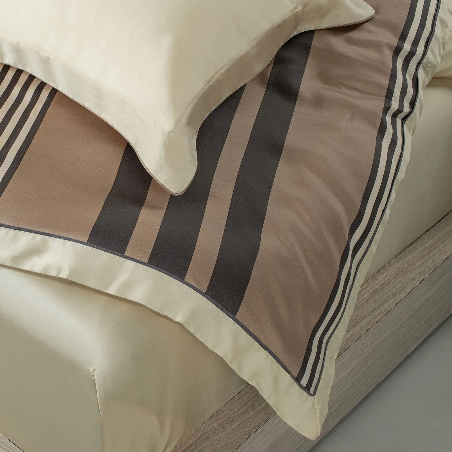 Green House Bamboo Bedding Set - 6 Pcs Set - Image 6