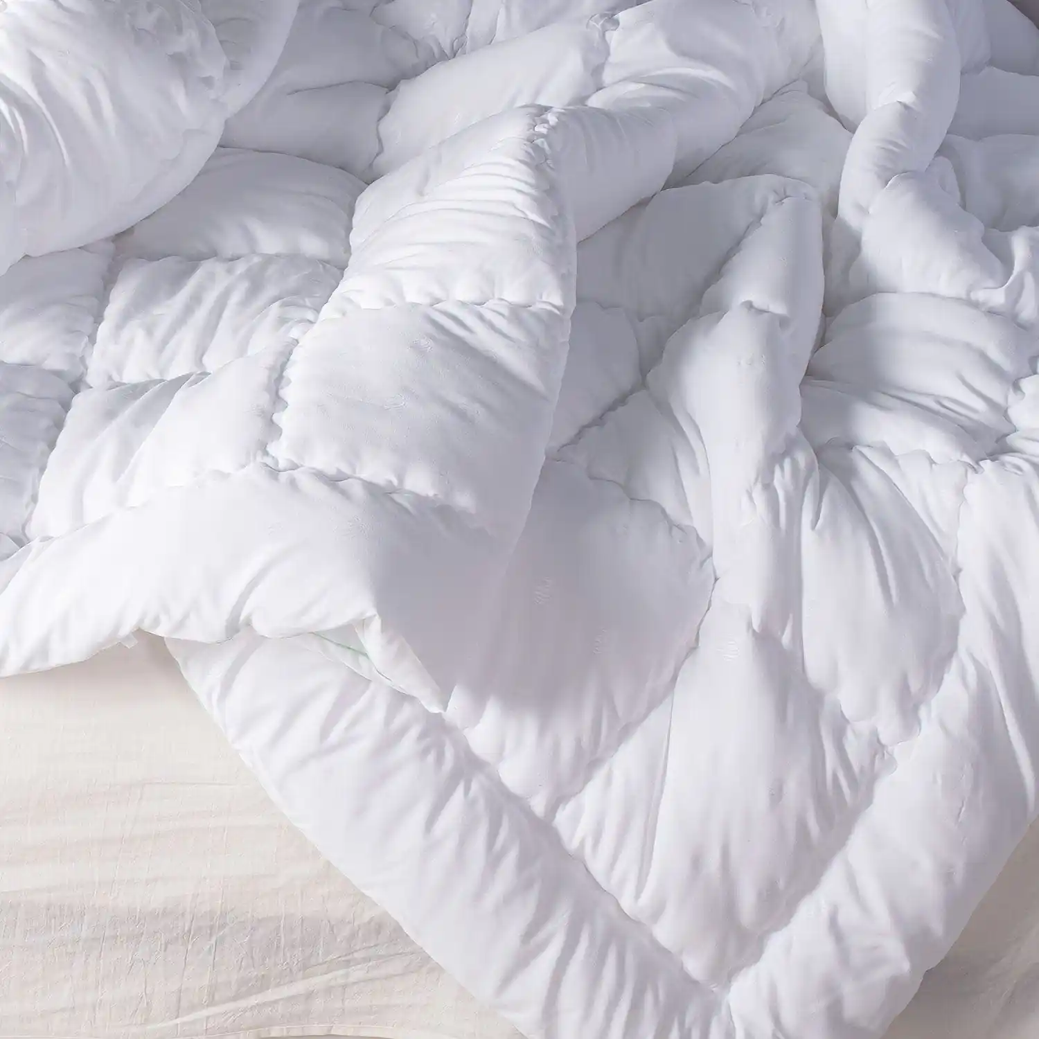 Real Aloevera Gel Coated Premium Ultra Soft All Season Quilt - 250 GSM - Image 6