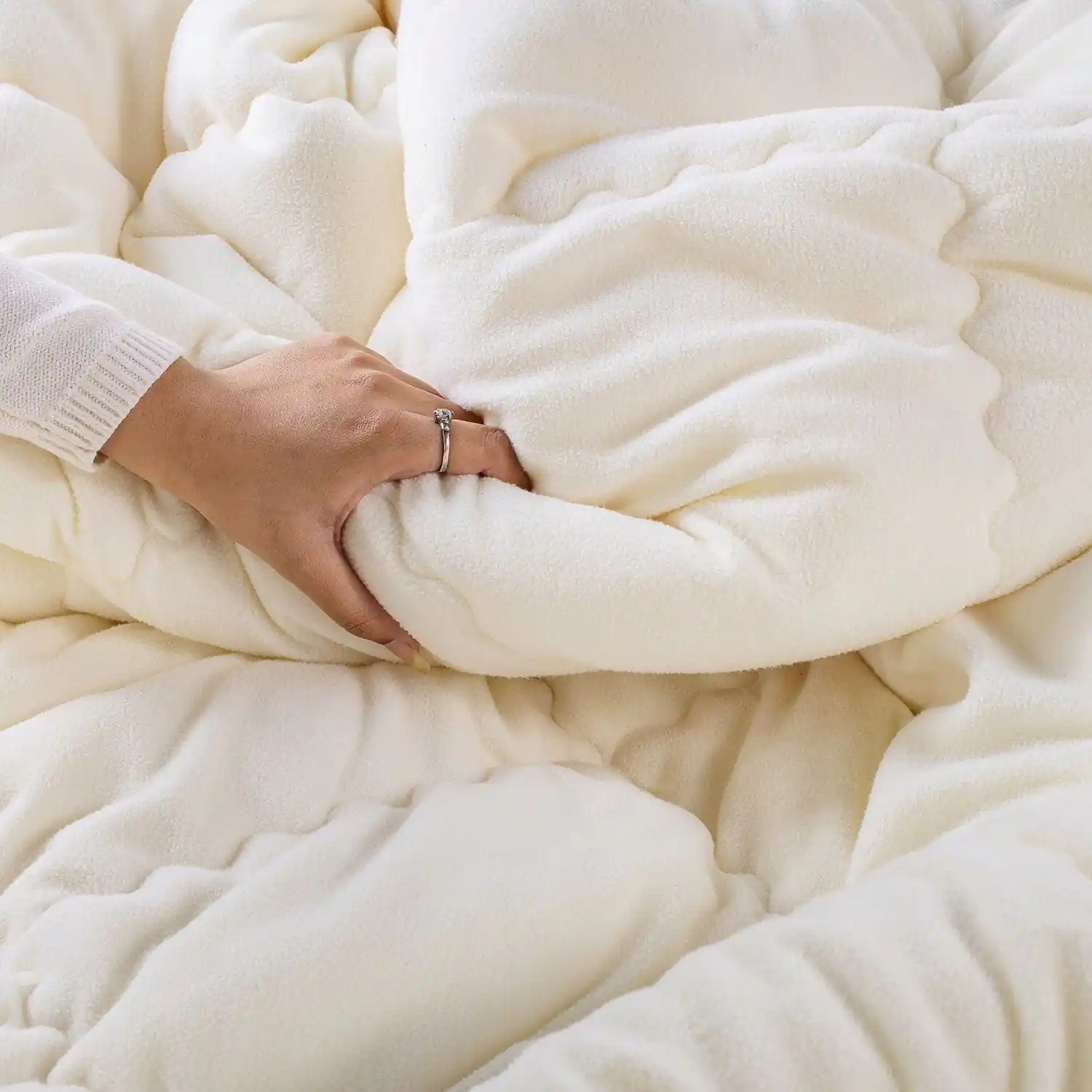 Arctic Polar Fleece Premium Extreme Winter Quilt - 700 GSM - Image 7