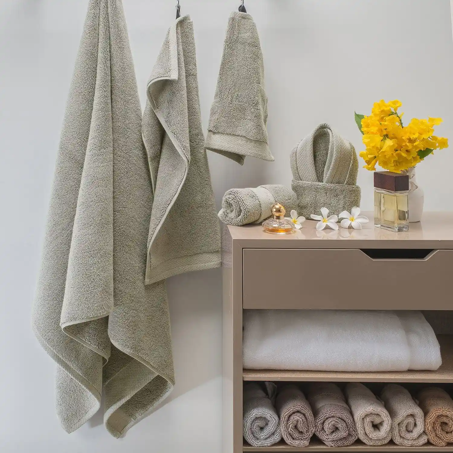 Resort - King Of Towel 3Pc Set - Image 78