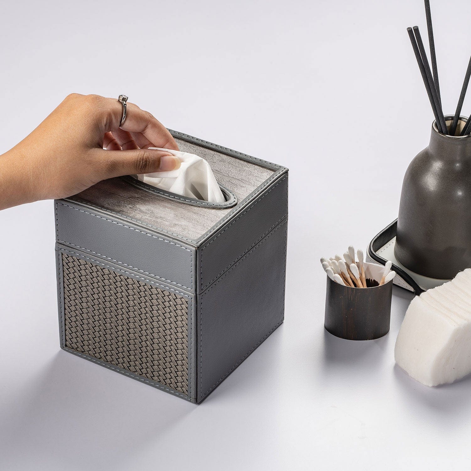 Riggiani Square Tissue Box - Image 16