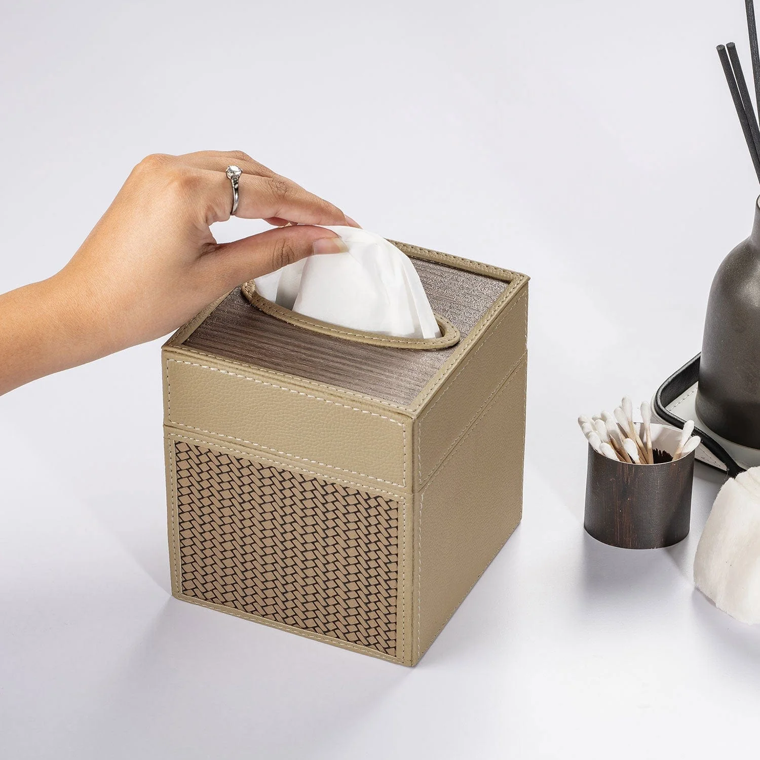 Riggiani Square Tissue Box - Image 34
