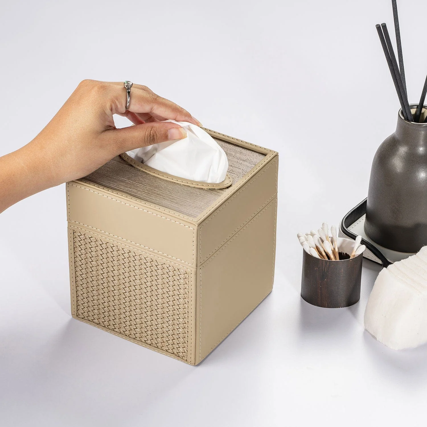 Riggiani Square Tissue Box - Image 6