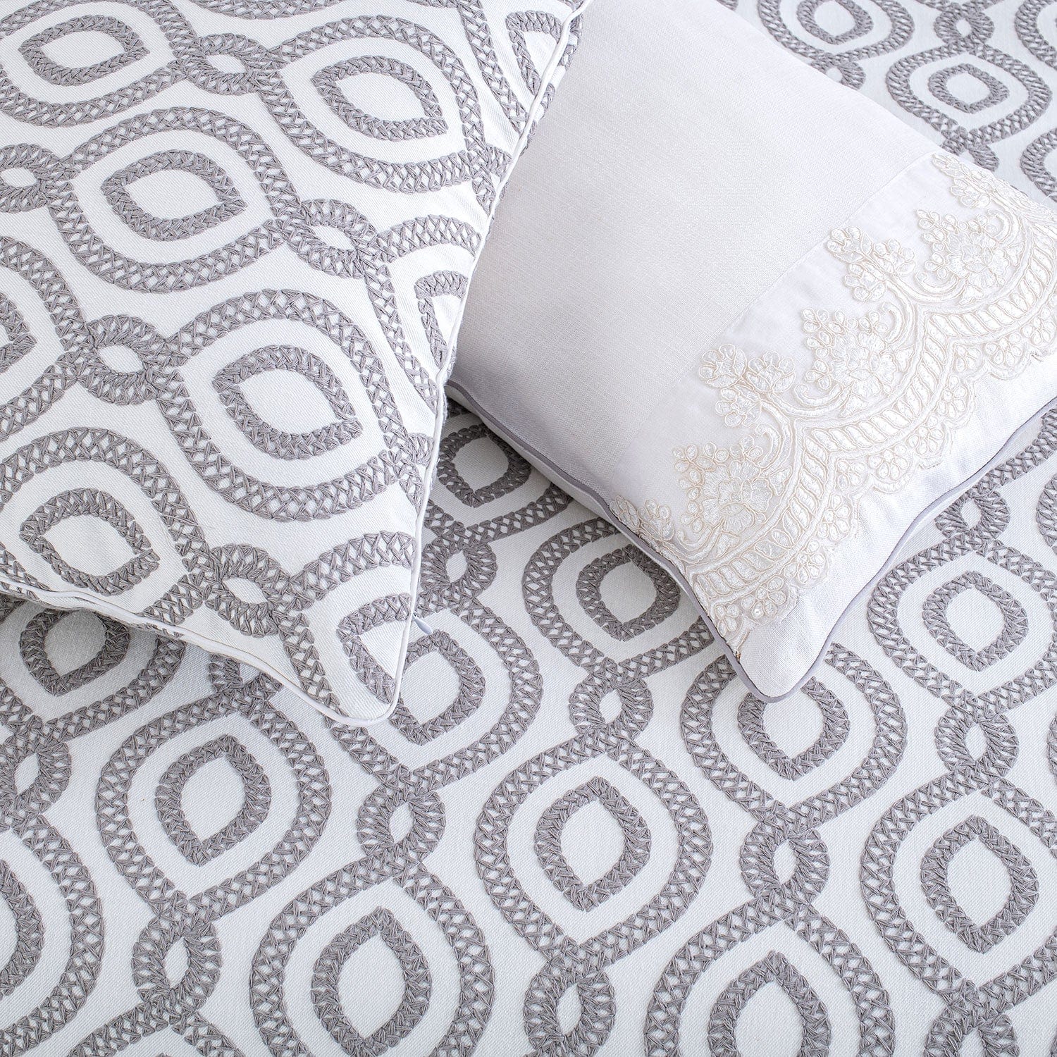 Serene Premium Bedding Set - Image 3